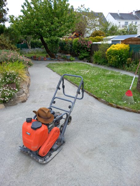 Réalisation d'une alléee en sablon