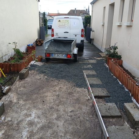 Préparatif pour réalisation d'une allée gravillonnée